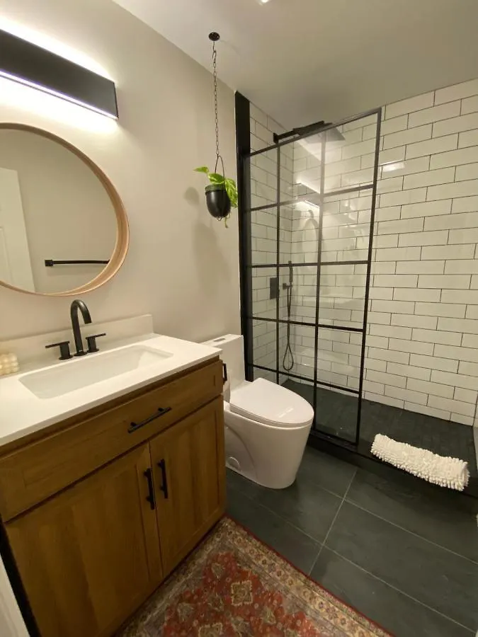 Renovated Flat Apartment Toronto
